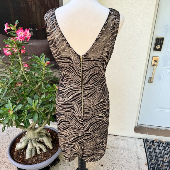 CALVIN KLEIN. TAUPE & BLACK SEQUINS SHEATH DRESS. Size 8. Sleeveless. Zi… - Picture 2 of 7